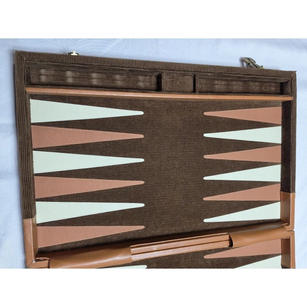 Vintage Bill Blass Designer Backgammon set complete W/original booklet.